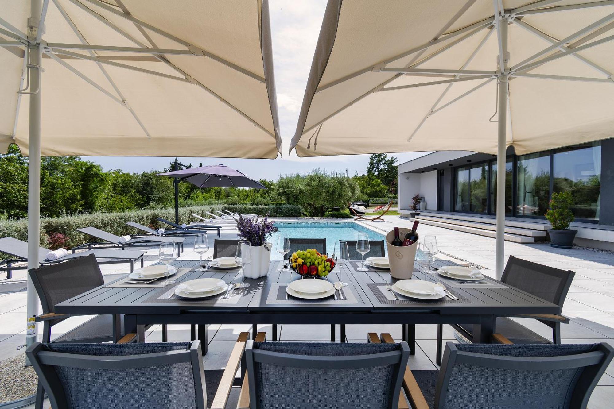 Martincic Residence - 5 Stars Luxury With Pool Heating On 4000M2 Rakalj Екстер'єр фото